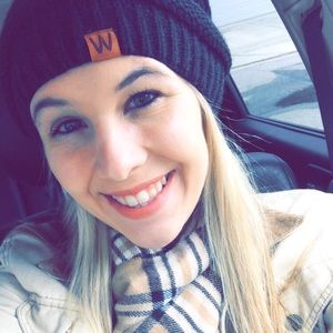 Meet your Posher, Emily